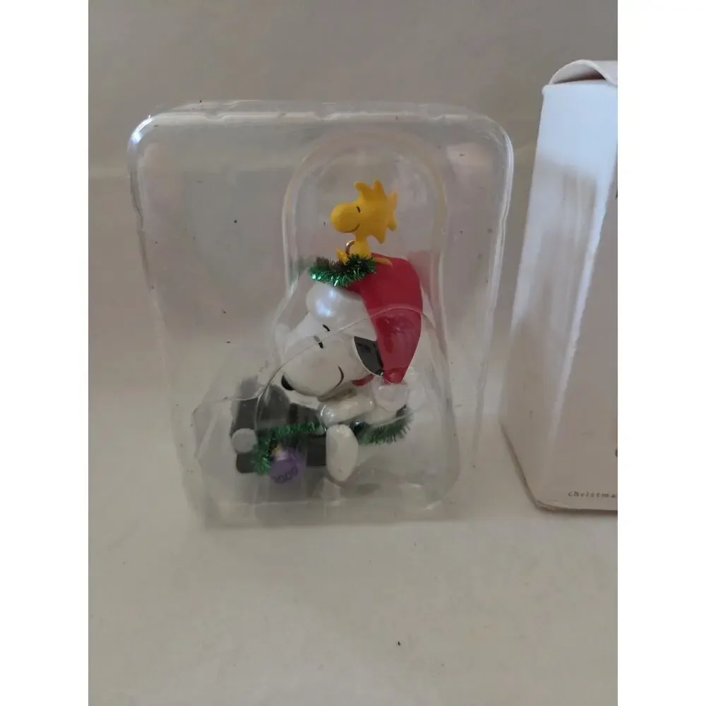 Hallmark 2009 “Once Upon A Holiday” Snoopy The PEANUTS Gang Limited Quantity- O